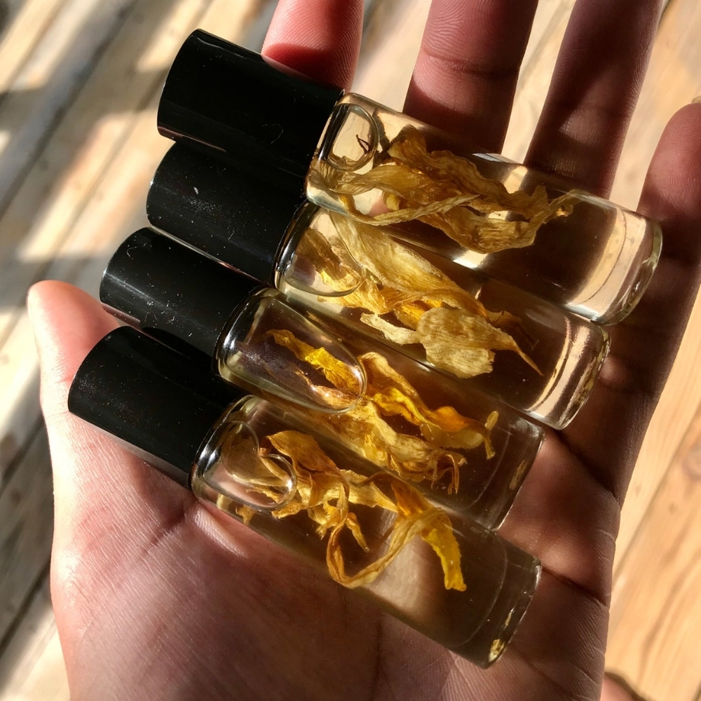 Sunflower lip oil